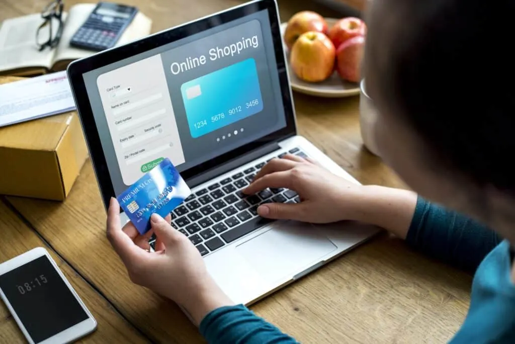 e-commerce, vente en ligne, produits dématérialisés, plateforme Shopify, téléchargements numériques
