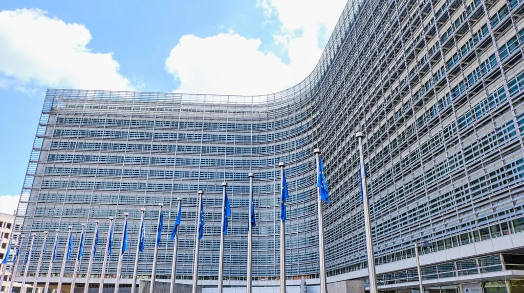 Chute de valeur de l’euro face au dollar : explications