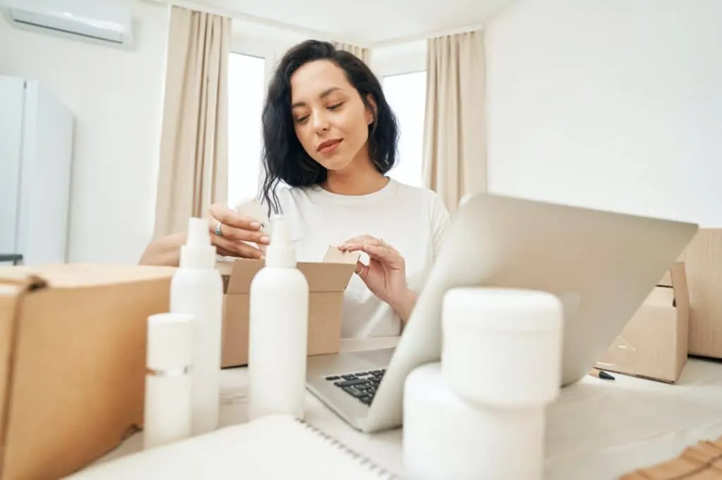 Comparaison Shopify vs WooCommerce : choisir la meilleure plateforme de commerce en ligne