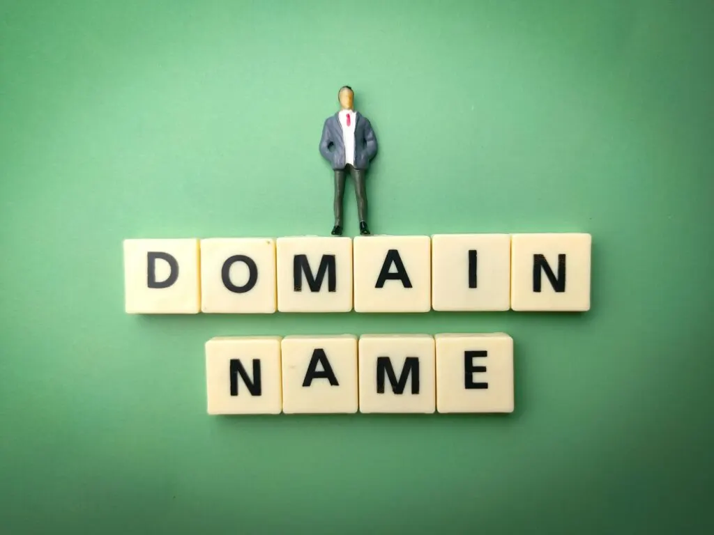 Réanimer un nom de domaine expiré avec Archive.org Wayback Machine.